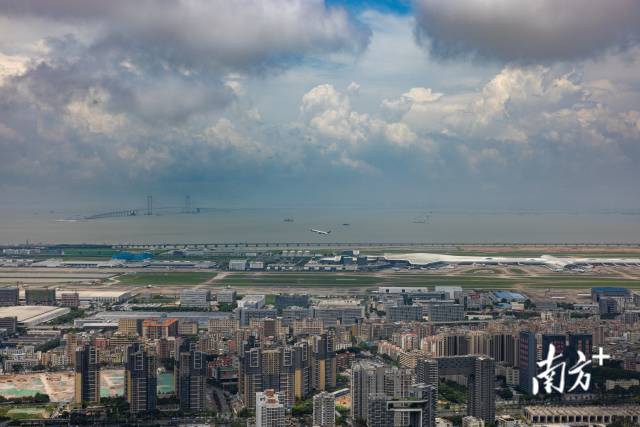 作为深中通道在珠江口东岸的登陆点,深圳宝安区正在加快推动建设深中通道门户区。