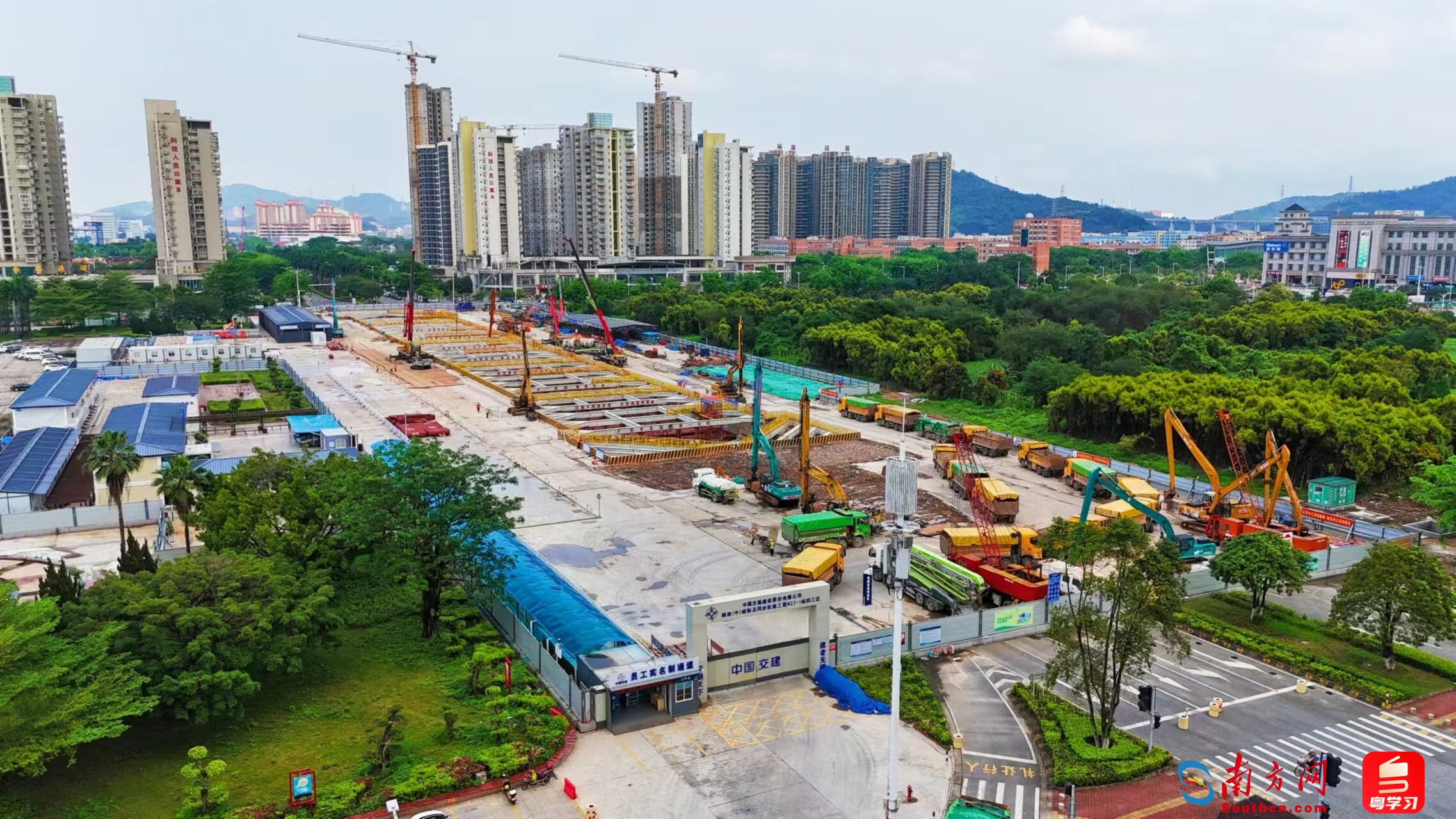 南珠(中)城际铁路施工现场 南珠(中)城际铁路施工现场