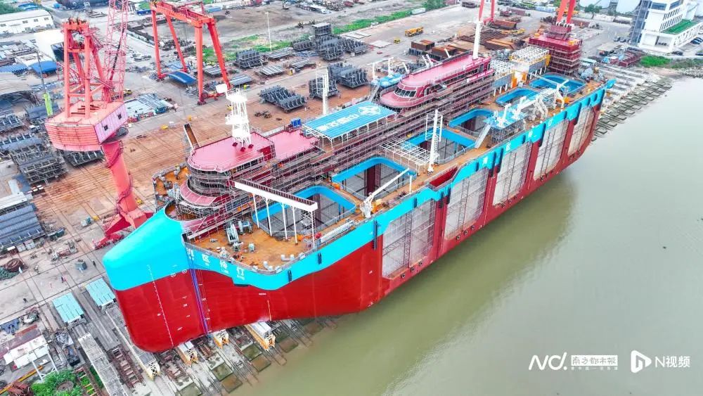 全球首艘自航式水体自然交换型养殖工船“湾区伶仃”号。图源:南方都市报 全球首艘自航式水体自然交换型养殖工船“湾区伶仃”号。图源:南方都市报