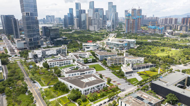 该举措有助于前海吸引更多高端服务资源集聚。 该举措有助于前海吸引更多高端服务资源集聚。