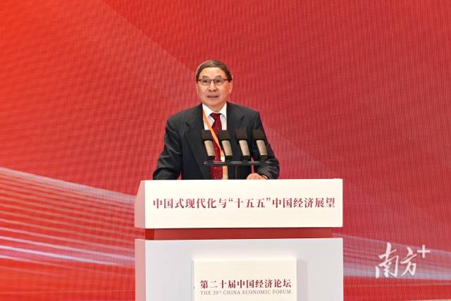 广州betway必威西汉姆联官网研究院理事长、 香港中文大学(深圳)公共政策学院院长郑永年 广州betway必威西汉姆联官网研究院理事长、 香港中文大学(深圳)公共政策学院院长郑永年