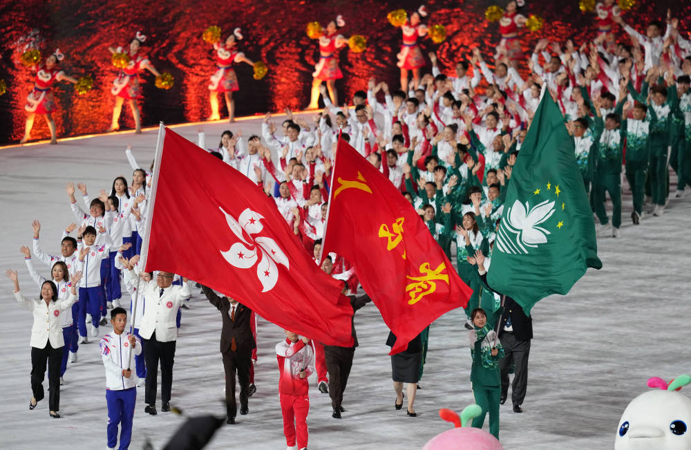 11月9日,广东省体育代表团、香港特别行政区体育代表团和澳门特别行政区体育代表团在第十五届全国运动会开幕式上共同入场。新华社记者 赖向东 摄 11月9日,广东省体育代表团、香港特别行政区体育代表团和澳门特别行政区体育代表团在第十五届全国运动会开幕式上共同入场。新华社记者 赖向东 摄