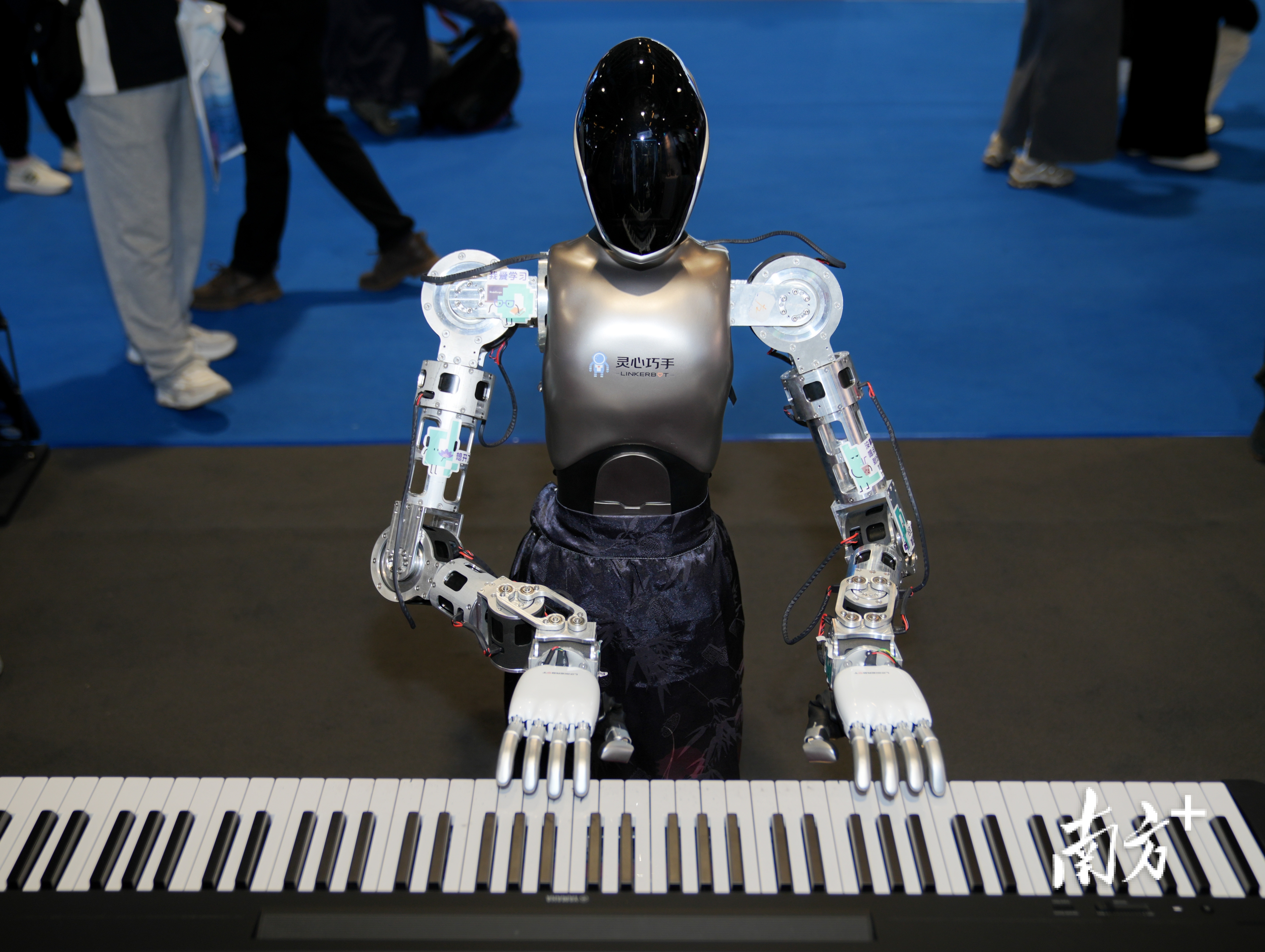2025全球智能机械与电子产品博览会现场