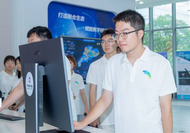 港澳青年走进广州南沙,实地研学近距离感受廉洁建设成效 港澳青年走进广州南沙,实地研学近距离感受廉洁建设成效