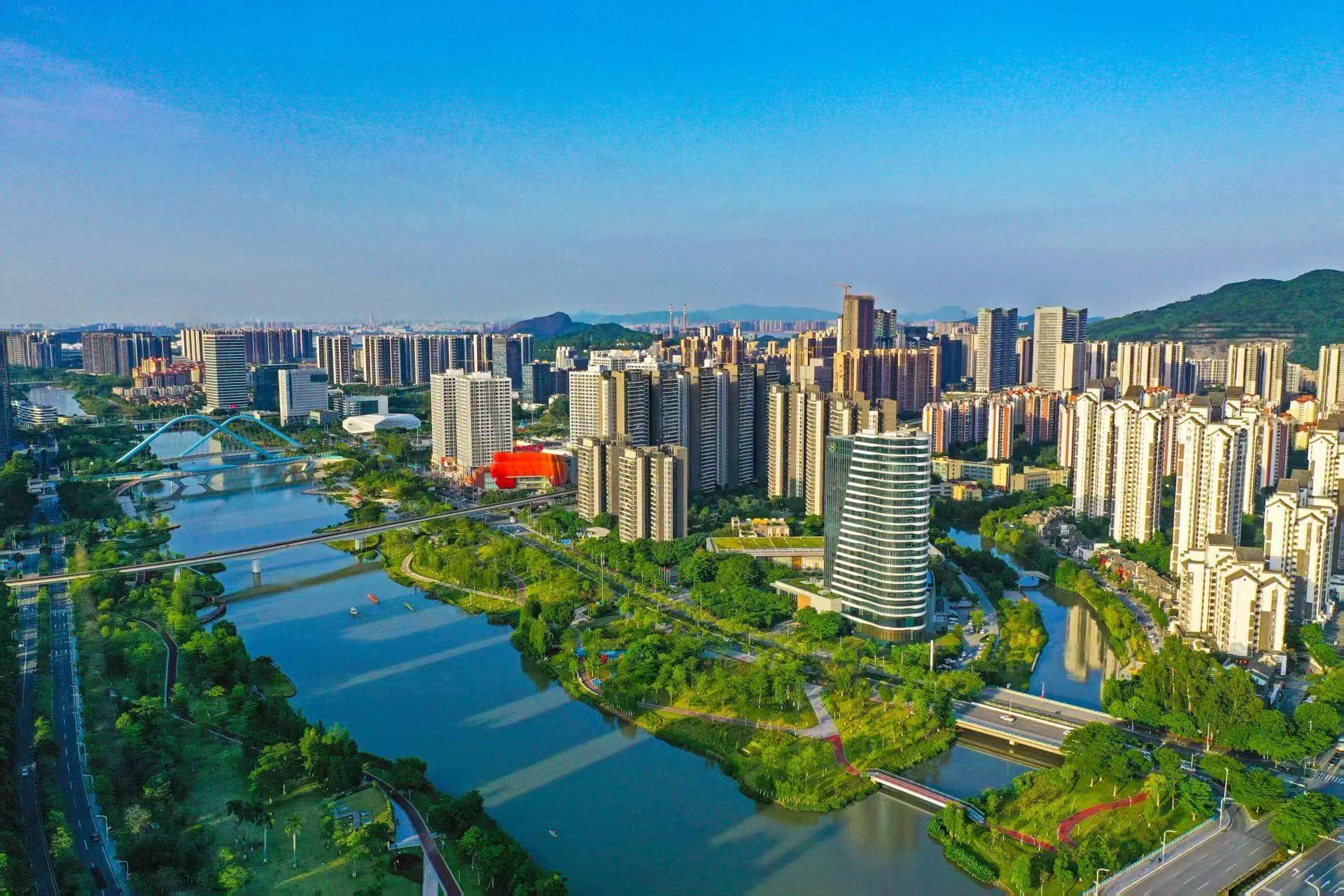 一套新政，如何让港澳青年从“愿意来”到“不想走”？